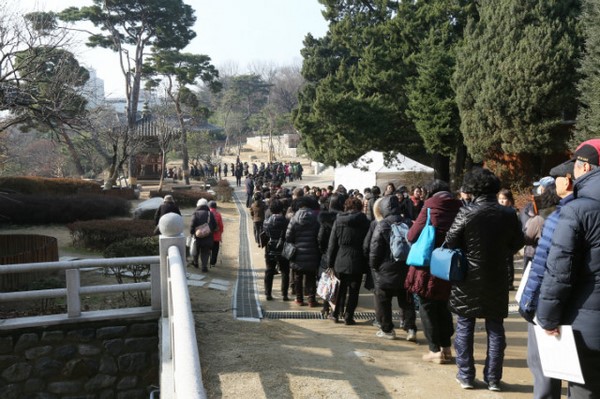 Korea: Phụng Ân Cổ Tự ngày Đông chí và chia sẻ cháo đậu đỏ phục vụ 20.000 người ăn