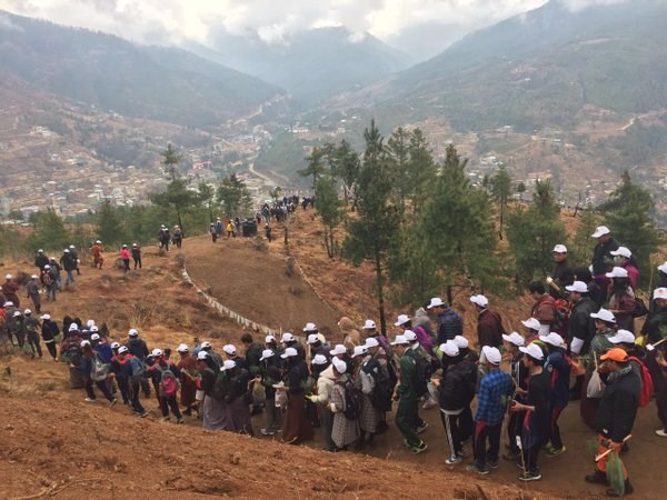 Bhutan: Chúc Phúc Cát tường cho Hoàng tử hạ sinh bằng cách trồng 108.000 cây xanh