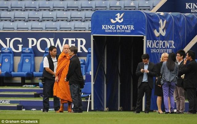 CLB Leicester City có một vũ khí bí mật nhờ năng lượng chúc phúc của chư Tăng