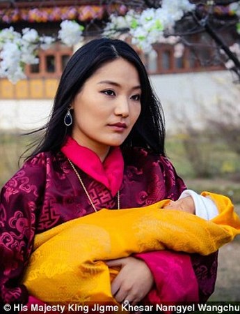 Bhutan: Chúc Phúc Cát tường cho Hoàng tử hạ sinh bằng cách trồng 108.000 cây xanh