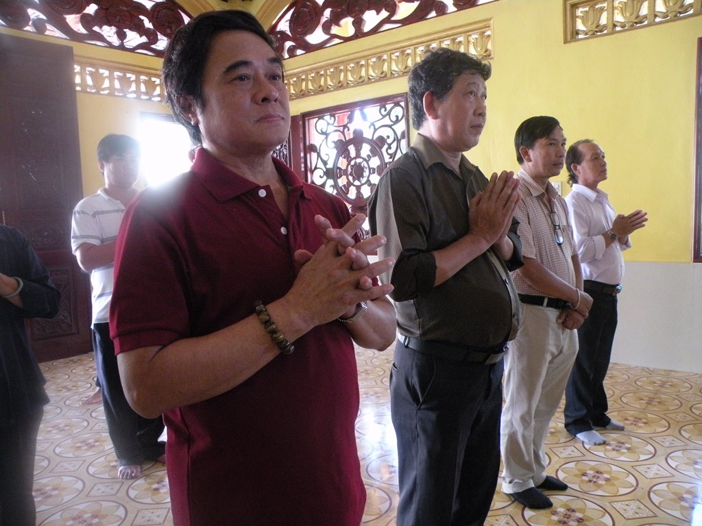 30  năm hoa nở rừng hoang