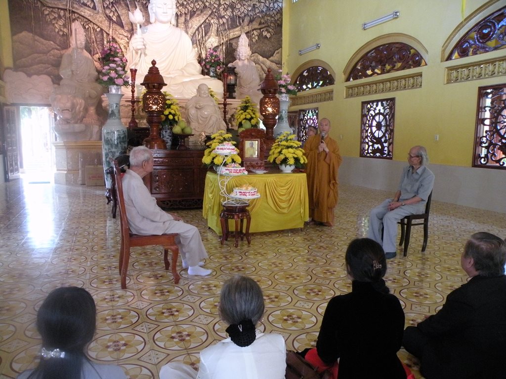 30  năm hoa nở rừng hoang
