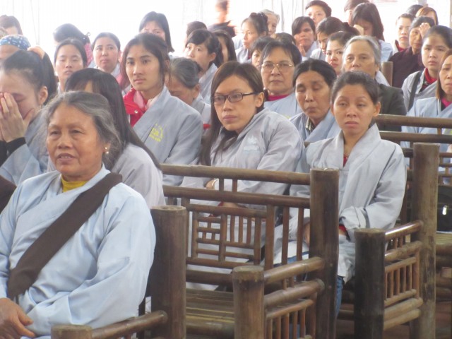 Thái Bình: Gần 200 người khuyết tật về chùa Từ Xuyên dự khóa tu
