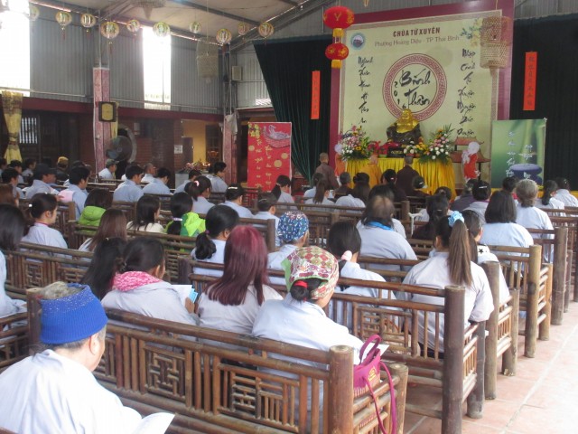 Thái Bình: Gần 200 người khuyết tật về chùa Từ Xuyên dự khóa tu
