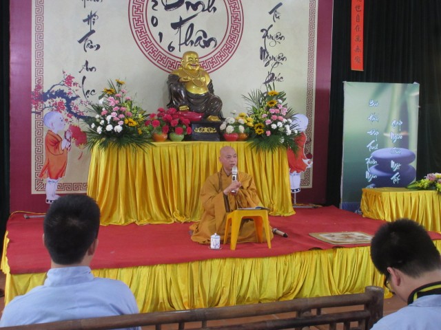 Thái Bình: Gần 200 người khuyết tật về chùa Từ Xuyên dự khóa tu