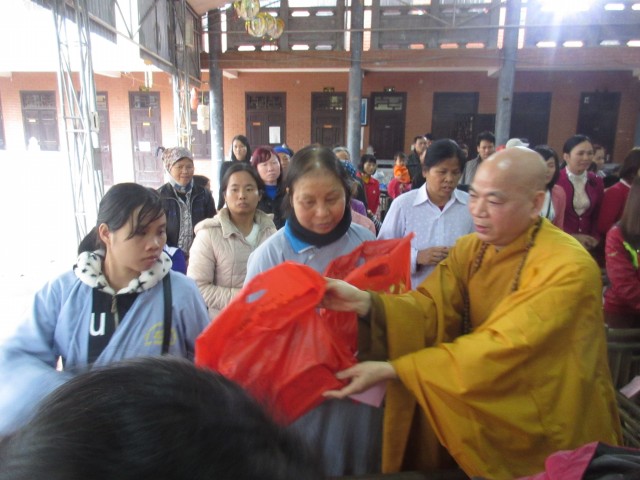 Thái Bình: Gần 200 người khuyết tật về chùa Từ Xuyên dự khóa tu