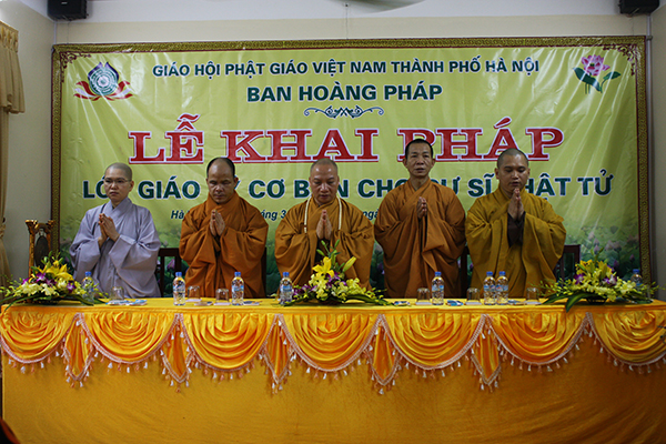 Hà Nội: Khai giảng lớp giáo lý cho cư sĩ, Phật tử tại chùa Tăng Phúc