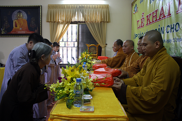 Hà Nội: Khai giảng lớp giáo lý cho cư sĩ, Phật tử tại chùa Tăng Phúc