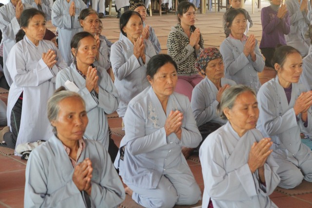 Thái Bình: Hơn 100 Phật tử về chùa Văn Môn dự lễ quy y Tam Bảo