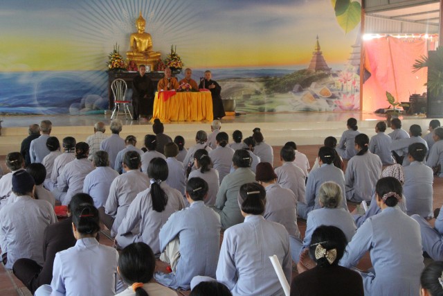 Thái Bình: Hơn 100 Phật tử về chùa Văn Môn dự lễ quy y Tam Bảo