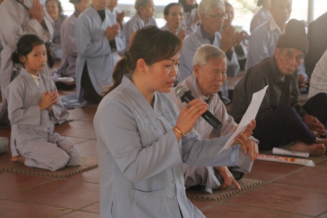 Thái Bình: Hơn 100 Phật tử về chùa Văn Môn dự lễ quy y Tam Bảo