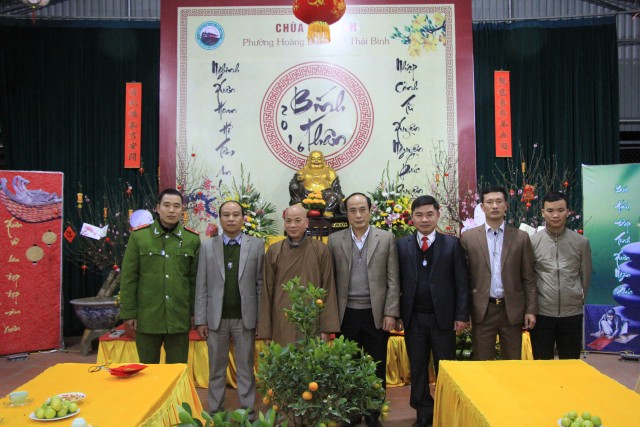 Thái Bình: Chùm ảnh mùng 2 Tết Bính Thân - chùa Từ Xuyên