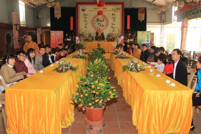 Thái Bình: Chùm ảnh mùng 2 Tết Bính Thân - chùa Từ Xuyên