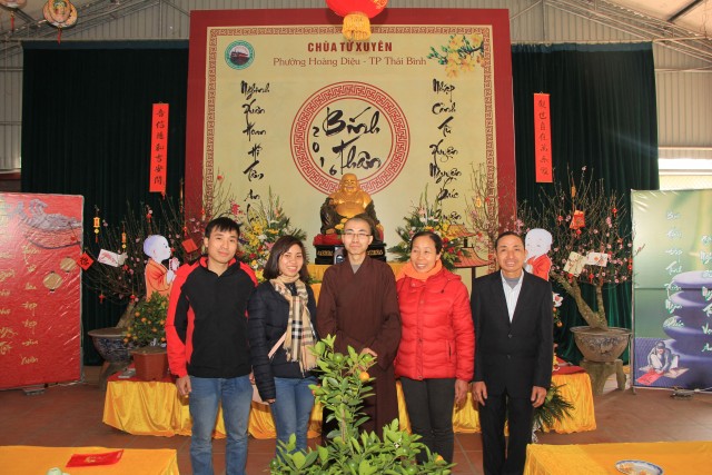 Thái Bình: Chùm ảnh mùng 2 Tết Bính Thân - chùa Từ Xuyên