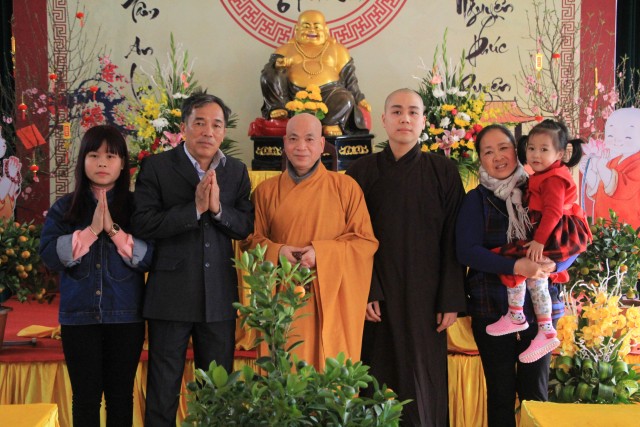 Thái Bình: Chùm ảnh mùng 2 Tết Bính Thân - chùa Từ Xuyên