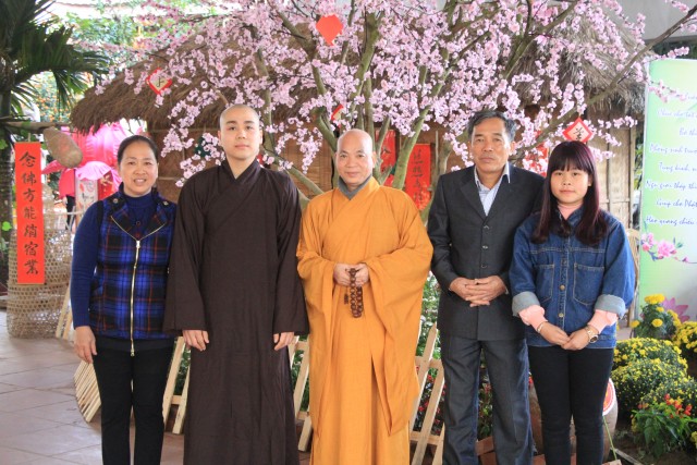 Thái Bình: Chùm ảnh mùng 2 Tết Bính Thân - chùa Từ Xuyên