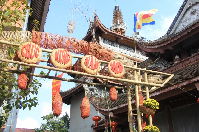 Thái Bình: Chùm ảnh mùng 2 Tết Bính Thân - chùa Từ Xuyên