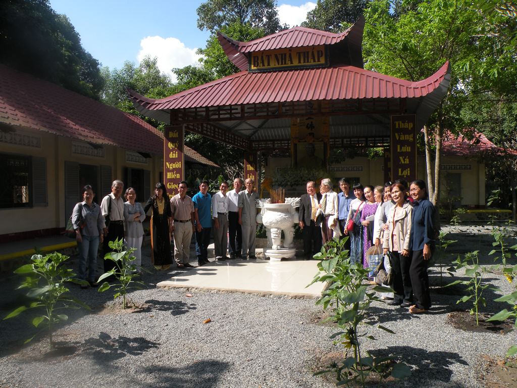 30  năm hoa nở rừng hoang