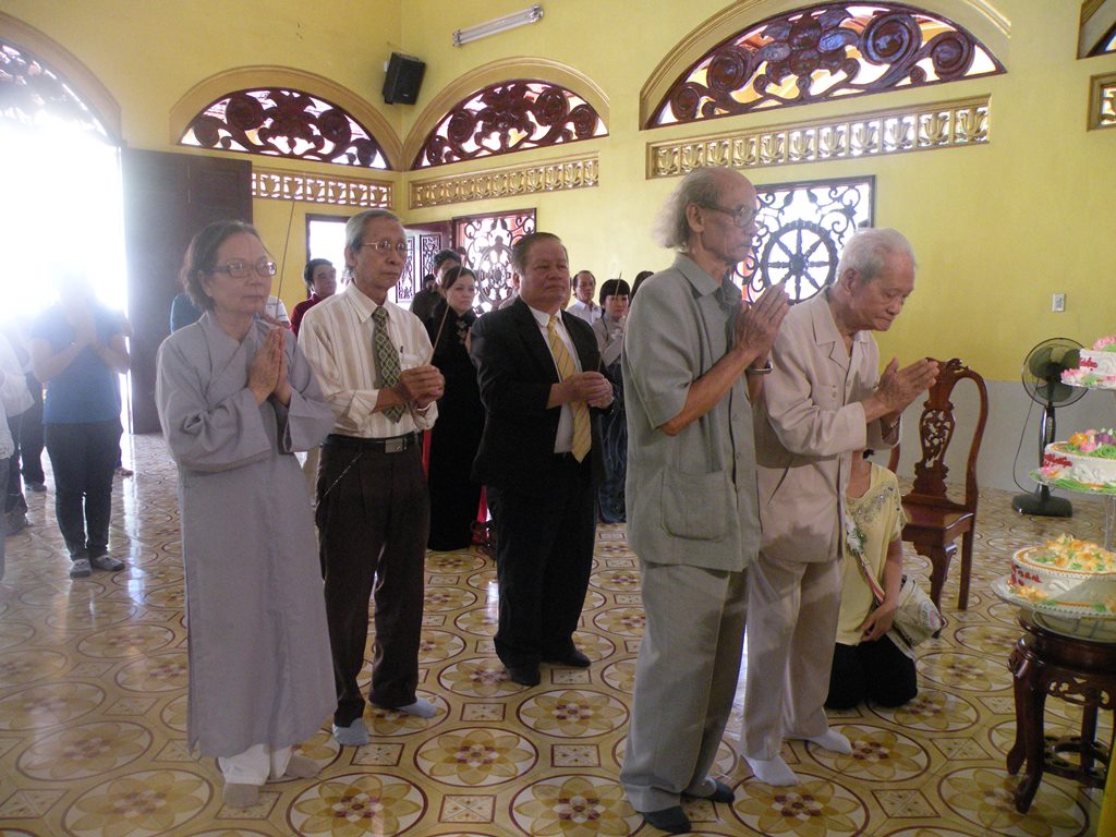 30  năm hoa nở rừng hoang