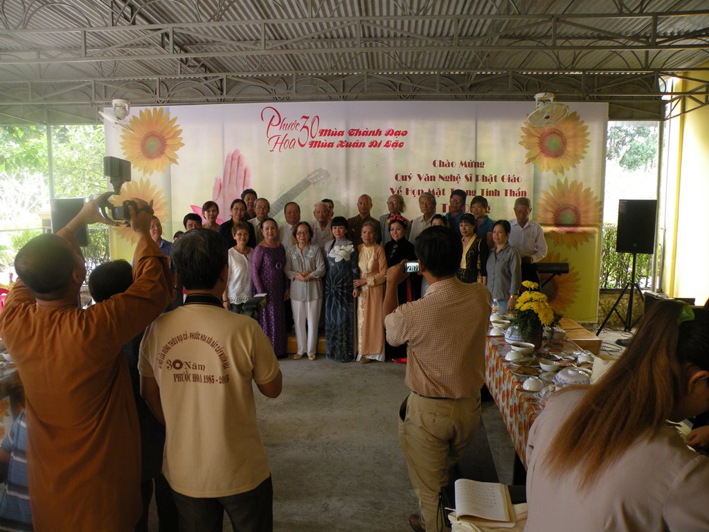 30  năm hoa nở rừng hoang