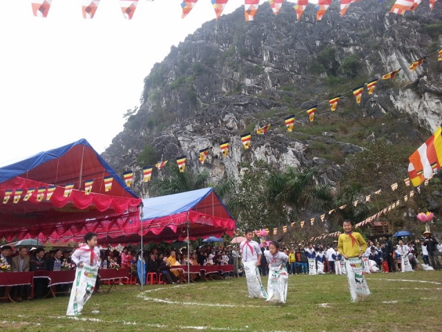 Thanh Hóa: Khai mạc lễ hội Quan Âm chùa Linh Ứng
