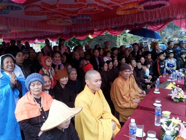Thanh Hóa: Khai mạc lễ hội Quan Âm chùa Linh Ứng