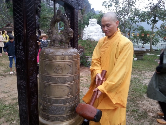 Thanh Hóa: Khai mạc lễ hội Quan Âm chùa Linh Ứng