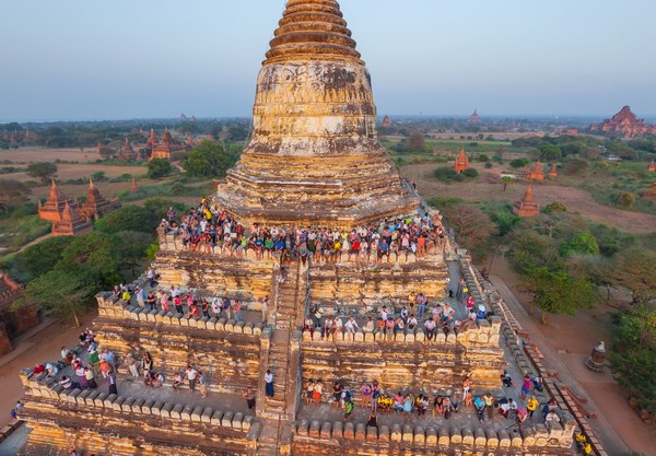 Myanmar: Chùm ảnh Ngôi Cổ tự Shwesantaw đầy quyến rũ khi ánh bình minh tỏa rạng