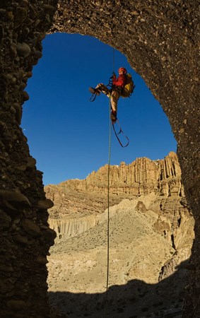 Khám phá những hang động 14000 năm tuổi tại Nepal Vương quốc Phật Giáo bí ẩn