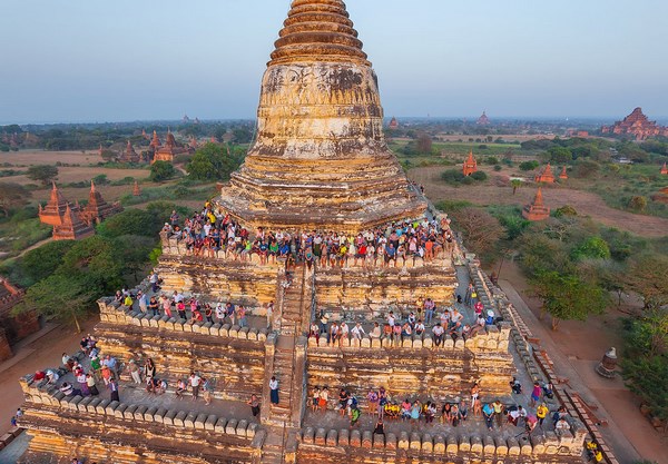 Myanmar: Chùm ảnh Ngôi Cổ tự Shwesantaw đầy quyến rũ khi ánh bình minh tỏa rạng