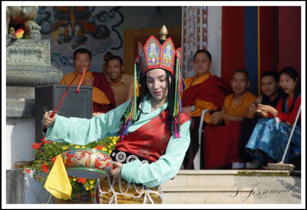 France: Chùm ảnh ngôi Chùa Dashang Kagyu Ling, Bourgogne