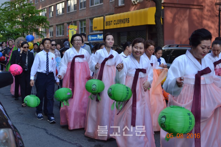 Hoa Kỳ: Thiền phái Tào Khê, Korea kính mừng Phật đản tại Manhattan, New York
