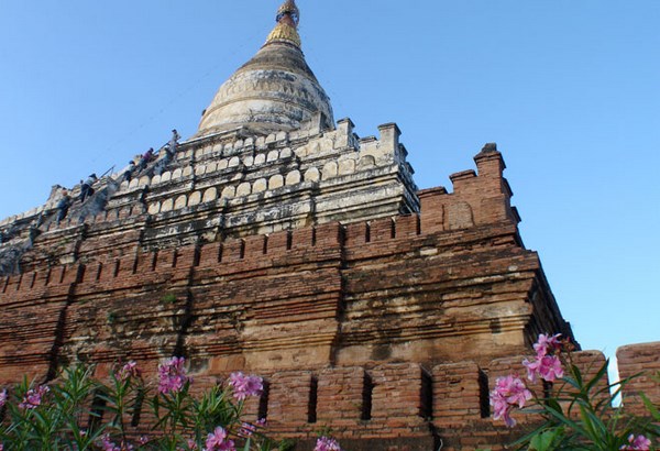 Myanmar: Chùm ảnh Ngôi Cổ tự Shwesantaw đầy quyến rũ khi ánh bình minh tỏa rạng