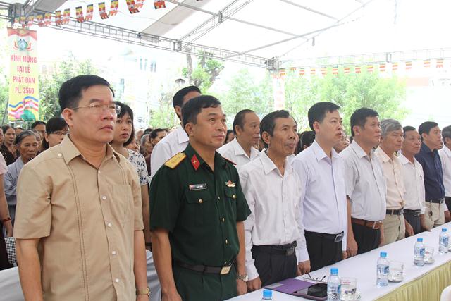 Thái Nguyên:Hàng ngàn người tham dự Đại lễ tắm Phật và diễu hành xe hoa