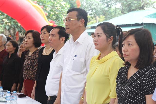 Thái Nguyên:Hàng ngàn người tham dự Đại lễ tắm Phật và diễu hành xe hoa