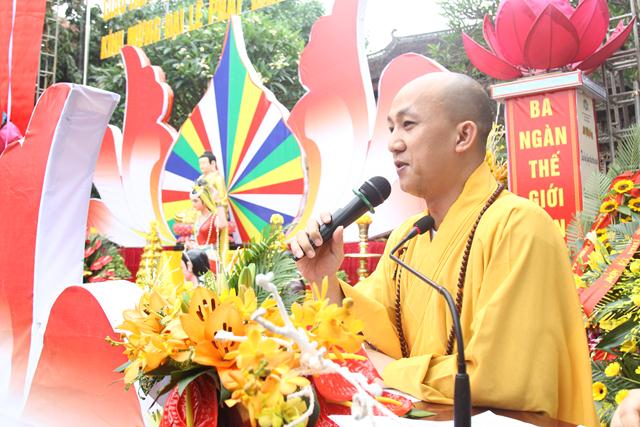 Thái Nguyên:Hàng ngàn người tham dự Đại lễ tắm Phật và diễu hành xe hoa