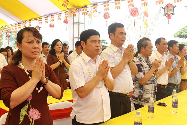 Thái Nguyên:Hàng ngàn người tham dự Đại lễ tắm Phật và diễu hành xe hoa