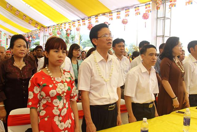 Thái Nguyên:Hàng ngàn người tham dự Đại lễ tắm Phật và diễu hành xe hoa