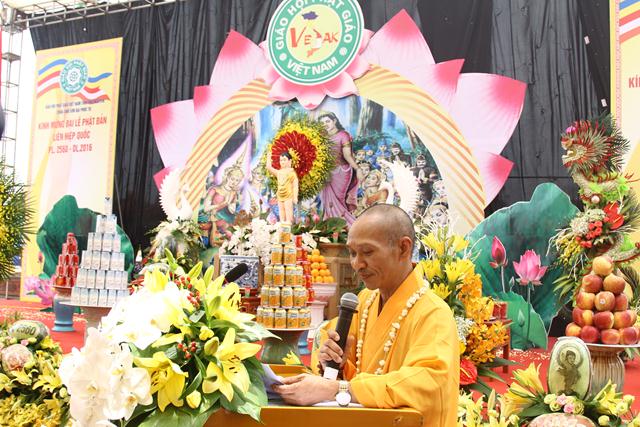 Thái Nguyên:Hàng ngàn người tham dự Đại lễ tắm Phật và diễu hành xe hoa