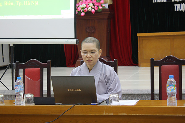 Hà Nội: Sư cô Thích Đồng Hoà thuyết giảng tại UBND phường Thượng Thanh.