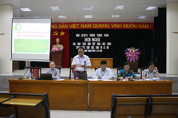 Hà Nội: Sư cô Thích Đồng Hoà thuyết giảng tại UBND phường Thượng Thanh.