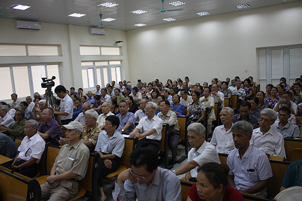Hà Nội: Sư cô Thích Đồng Hoà thuyết giảng tại UBND phường Thượng Thanh.