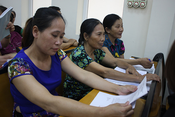 Hà Nội: Sư cô Thích Đồng Hoà thuyết giảng tại UBND phường Thượng Thanh.