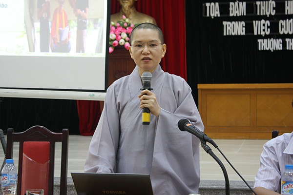Hà Nội: Sư cô Thích Đồng Hoà thuyết giảng tại UBND phường Thượng Thanh.