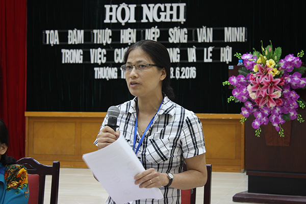 Hà Nội: Sư cô Thích Đồng Hoà thuyết giảng tại UBND phường Thượng Thanh.