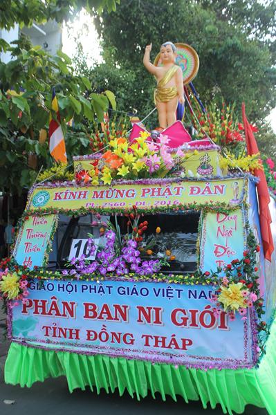 PG Đồng Tháp: Tổng Hợp 20 Xe Hoa Diễu Hành Kính Mừng Phật Đản PL.2560 vào đêm 14/4 Âl