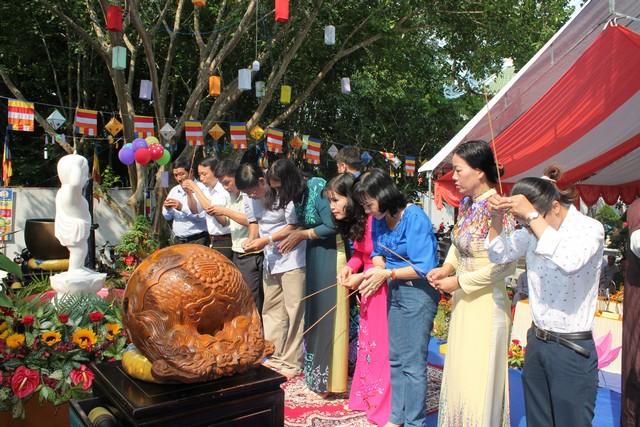Bình Dương: BTSPG Huyện Bàu Bàng Chào mừng Đại lễ Phật đản 2560 - DL: 2016