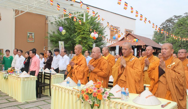 BTSPG Thị xã Dĩ An Chào mừng Đại lễ Phật đản 2560 - DL: 2016