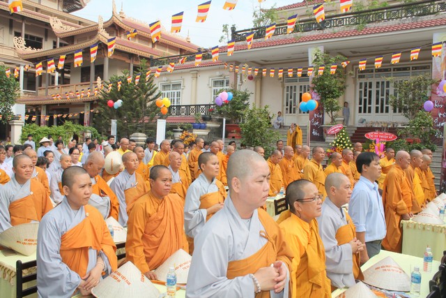 BTSPG Thị xã Dĩ An Chào mừng Đại lễ Phật đản 2560 - DL: 2016