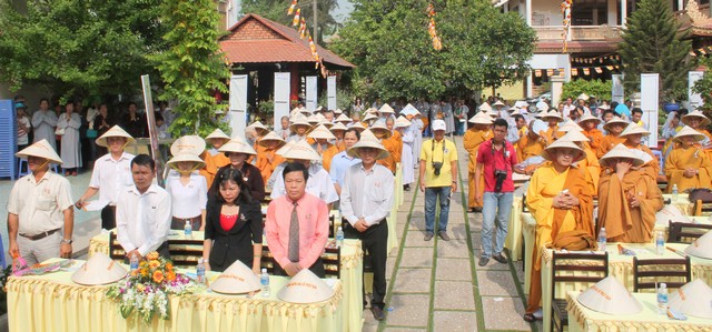 BTSPG Thị xã Dĩ An Chào mừng Đại lễ Phật đản 2560 - DL: 2016